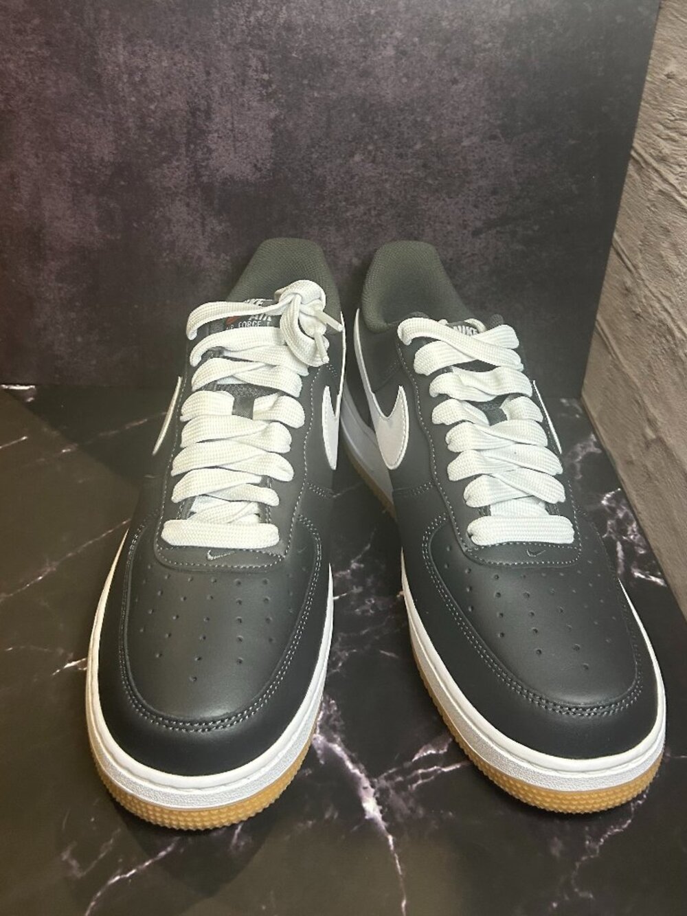NIKE AIR FORCE 1 '07 LV8 (10)